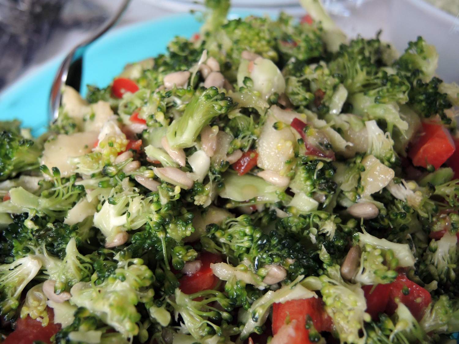 Veganer-Brokkoli-Apfel-Rohkost-Salat Bild