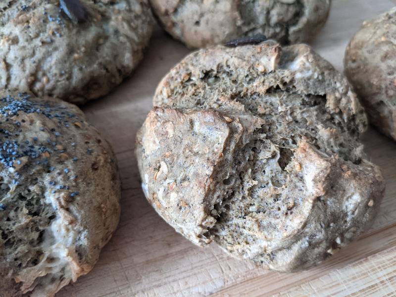 Dinkel-Hanfmehlbrötchen