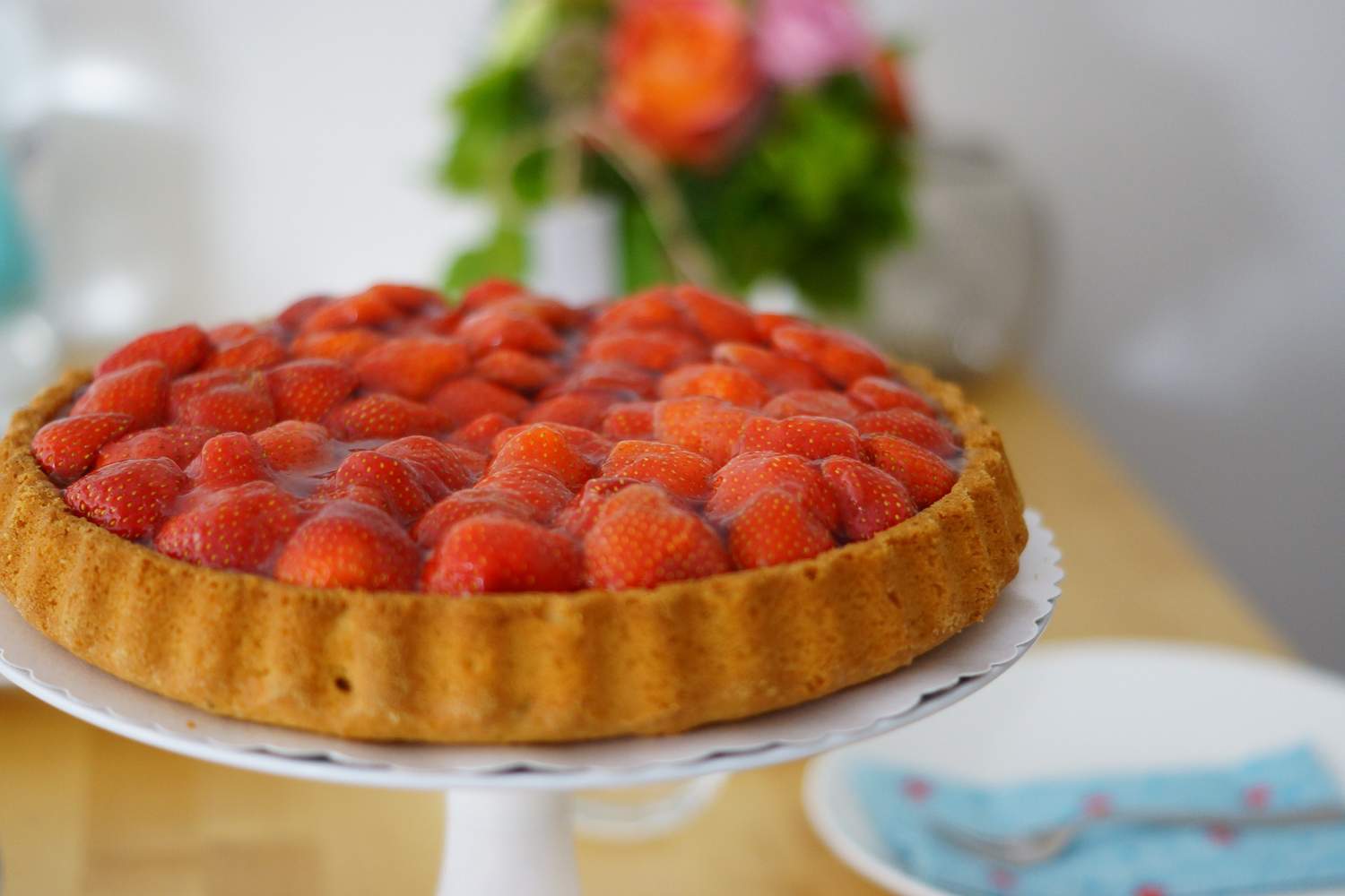 Obstkuchen mit Erdbeeren Bild