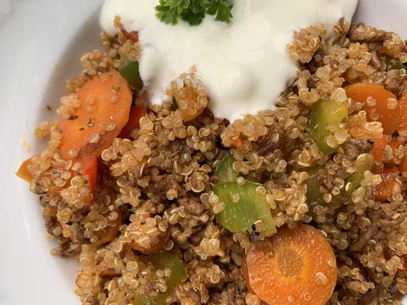 Quinoa-Pfanne mit Hack und Gemüse