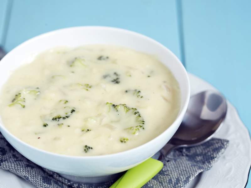 Kokossuppe mit Brokkoli und Chinakohl