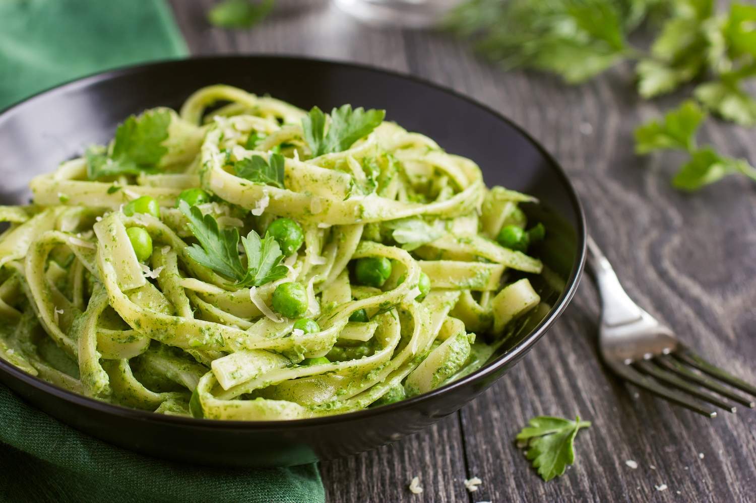 Tagliatelle mit Kräuter-Erbsen-Pesto Bild
