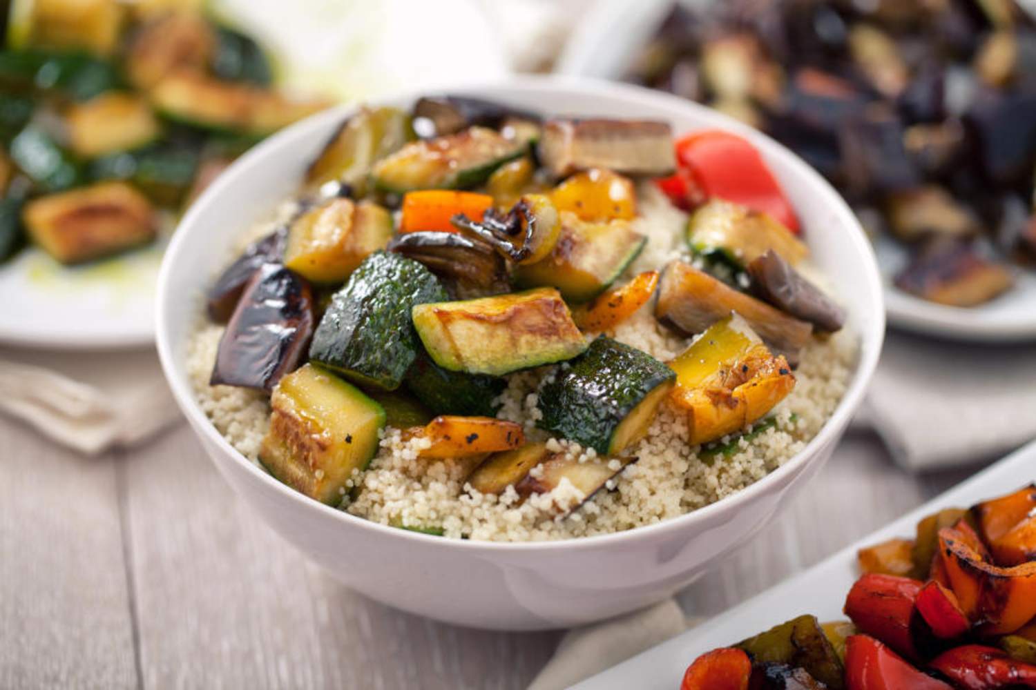 Couscous Zucchini-Bowl mit Minzjoghurt Bild