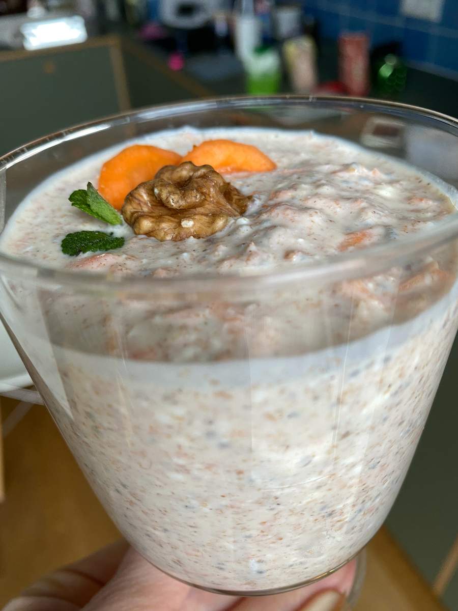 Quark-Frühstück mit Walnuss + Möhre Bild