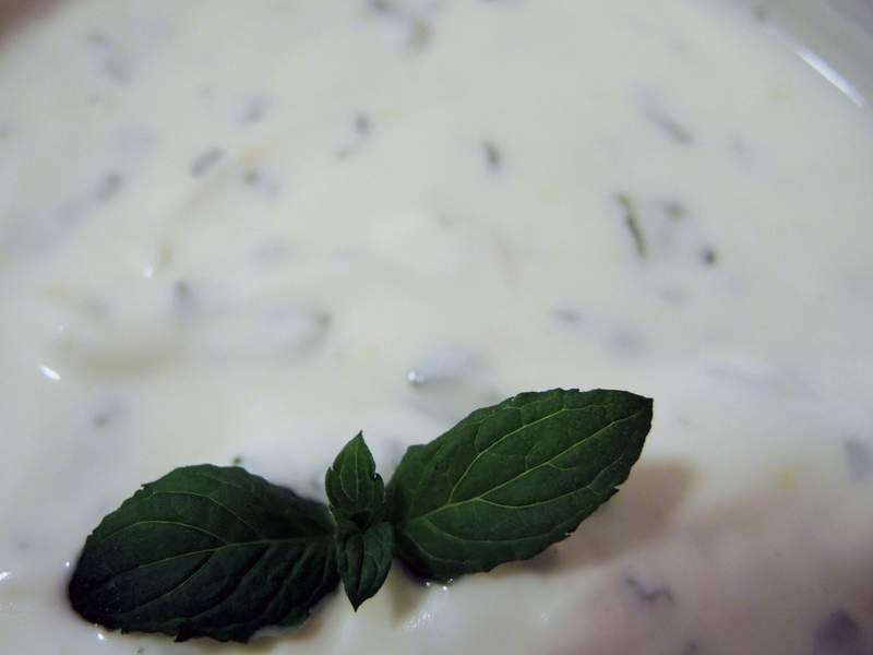 Minzjoghurt-Soße 