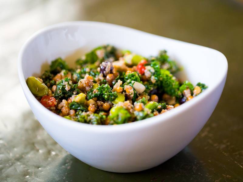 Quinoa-Salat mit Linsen