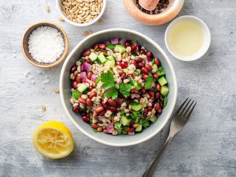 Gerstensalat mit Bohnen