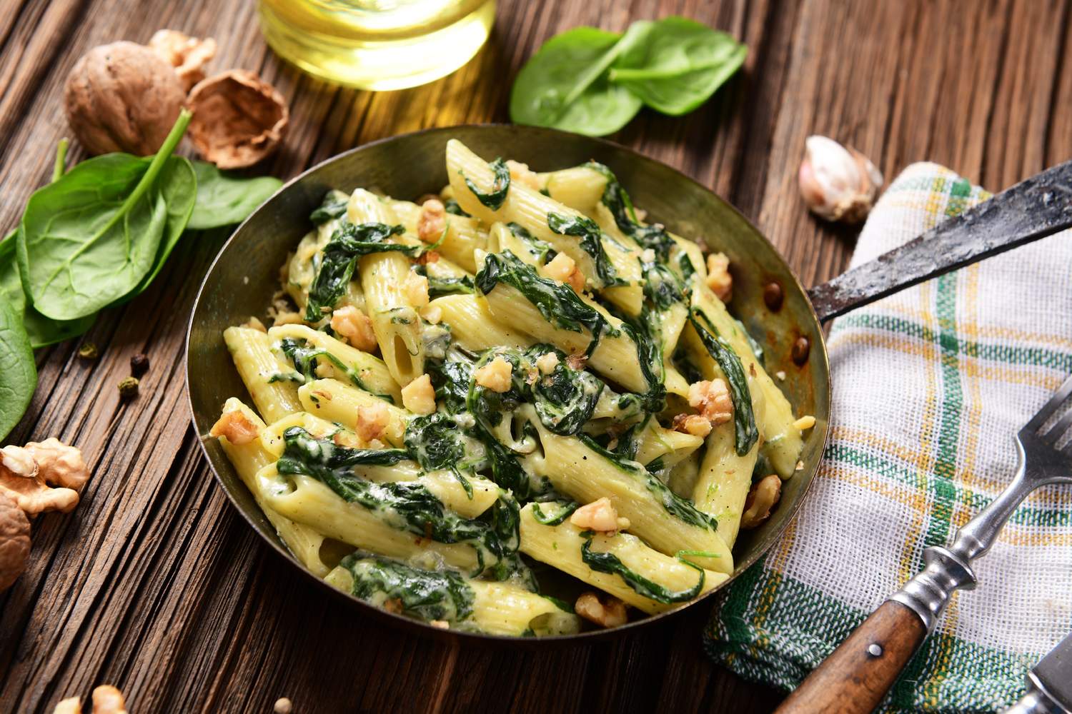 Makkaroni mit Spinat Gorgonzola-Sauce Bild