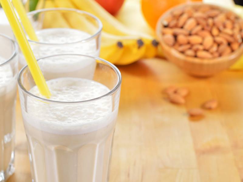 Mandelmilch-Shake mit Banane