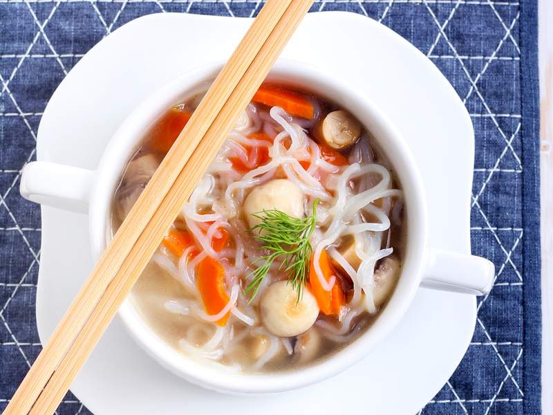 Konjaknudel-Pilz-Suppe