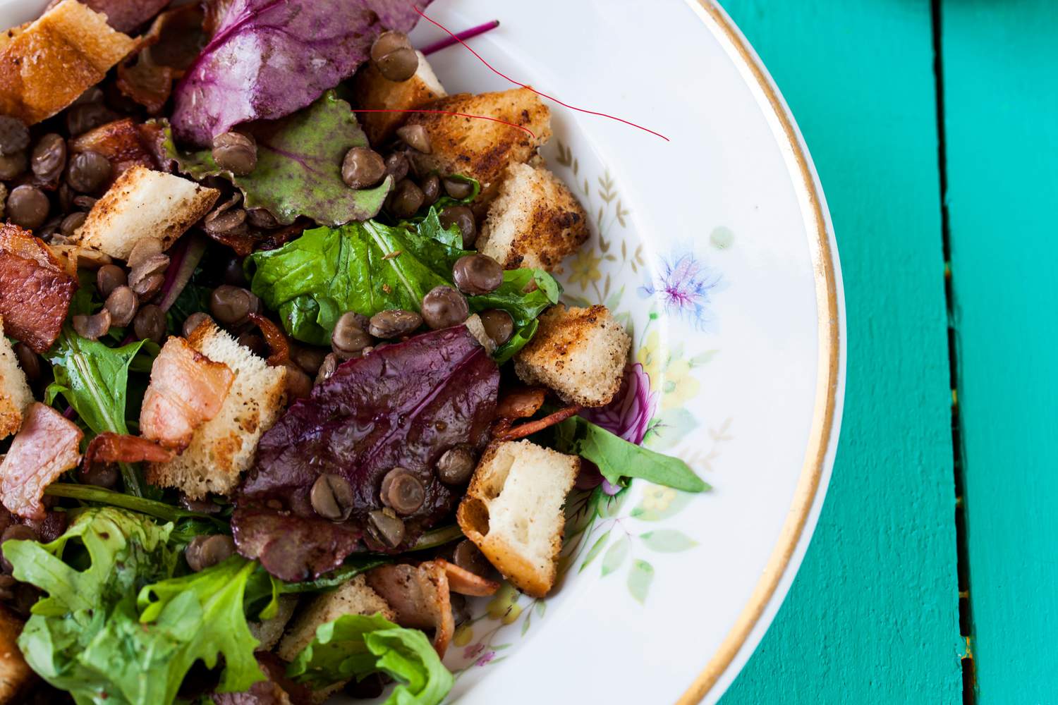 Salat mit Linsen und Dinkel-Croutons Bild