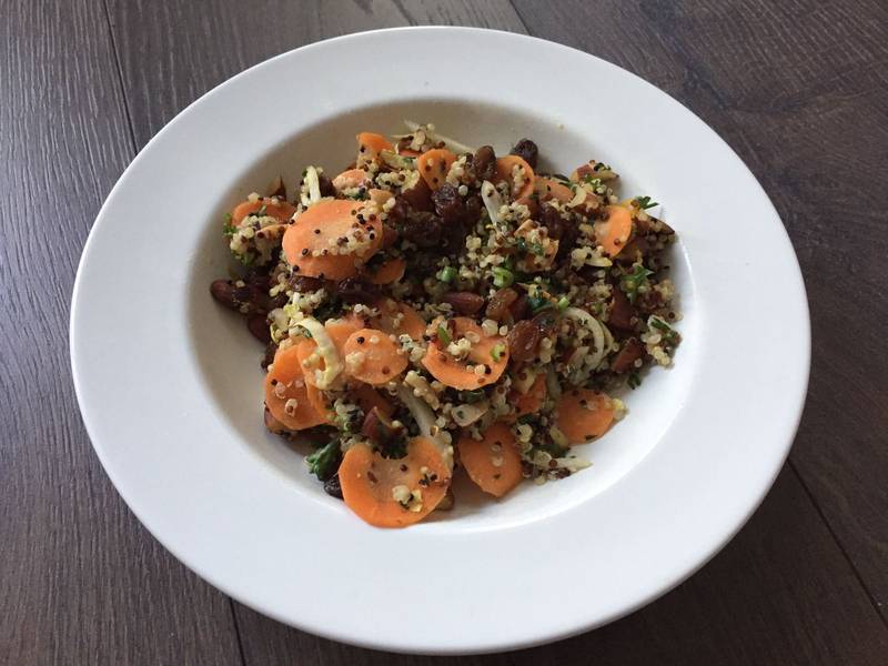 Quinoa-Salat mit Möhren