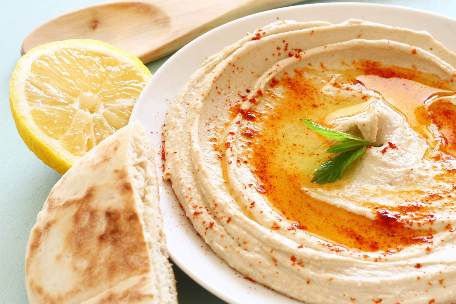 Hummus aus Kichererbsenmehl Bild