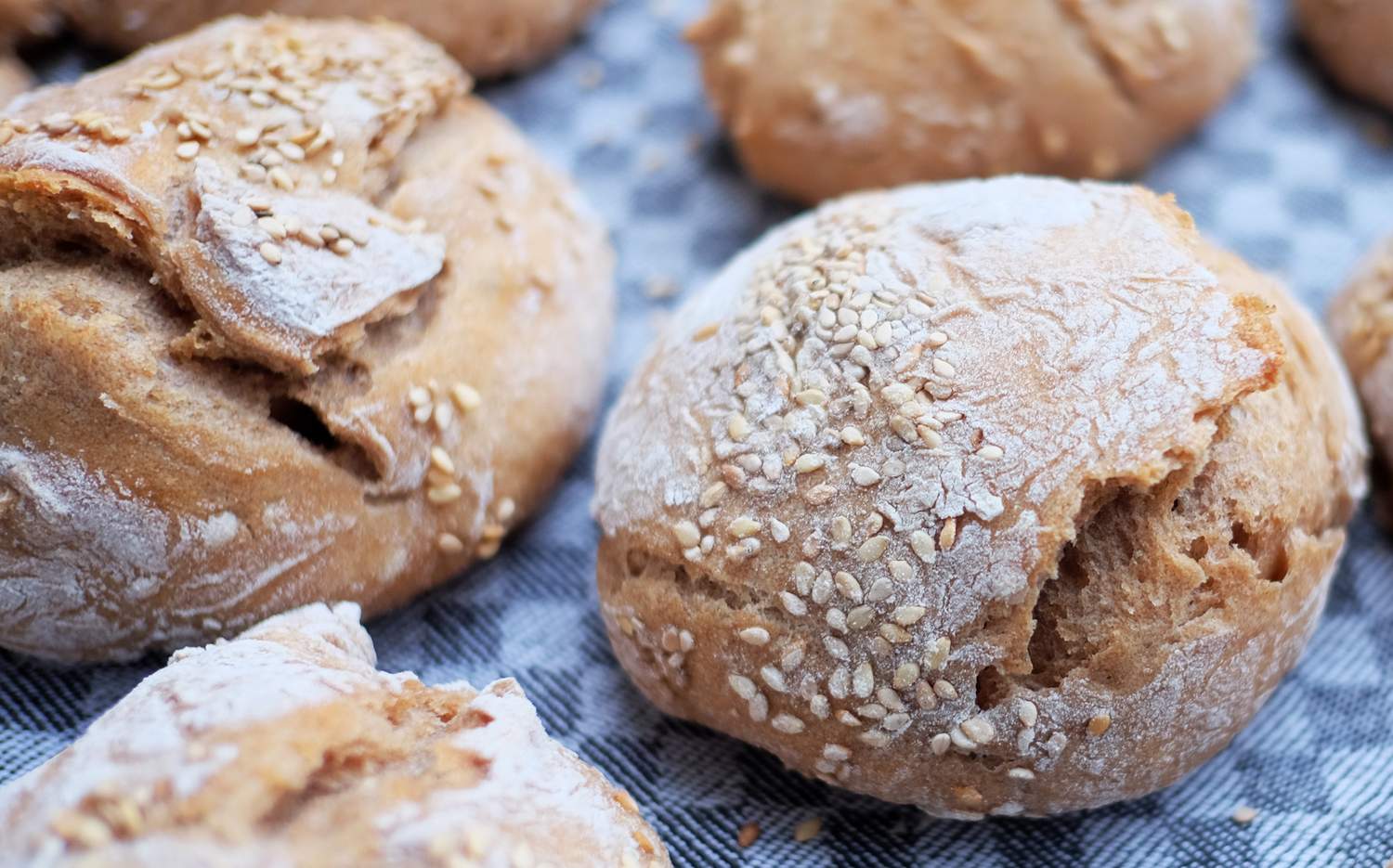 Bürli Rezept mit Roggen, Dinkel und Sesam Bild