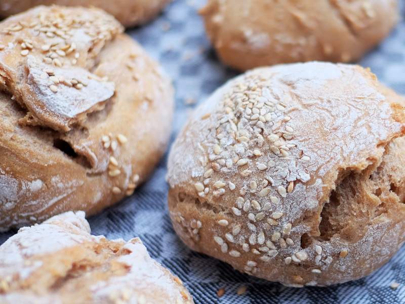 Bürli Rezept mit Roggen, Dinkel und Sesam
