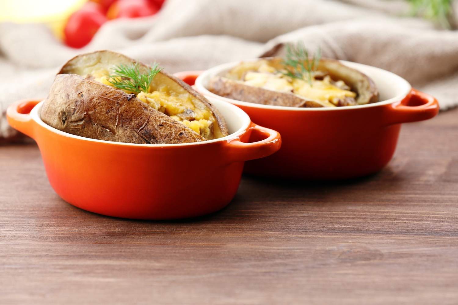 Gefüllte Kartoffeln mit Schinken, Pilzen und Käse Bild