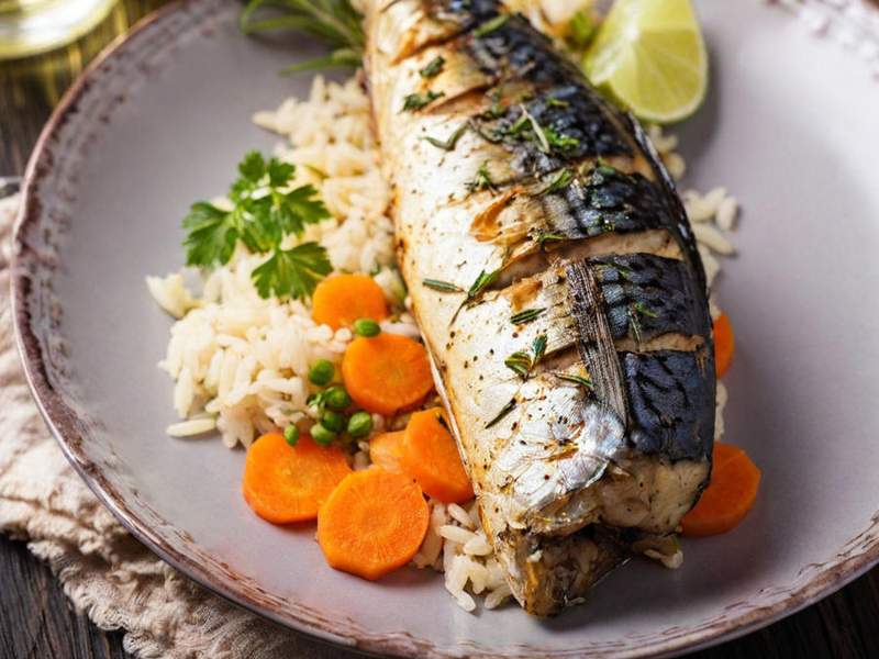 Gegrillte Makrelen mit Rosmarin-Limetten-Öl