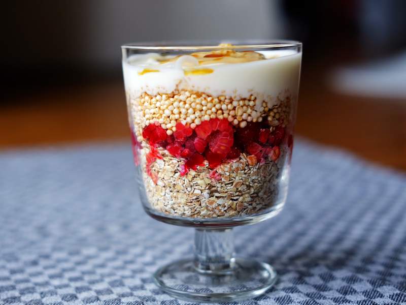 Overnigt-Oats mit Himbeeren & Mandelmus