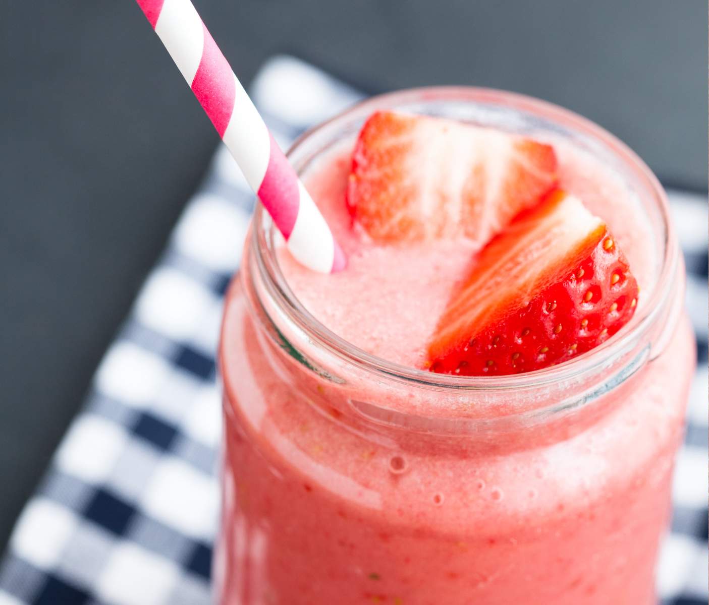 Erdbeer Smoothie mit Minze Bild