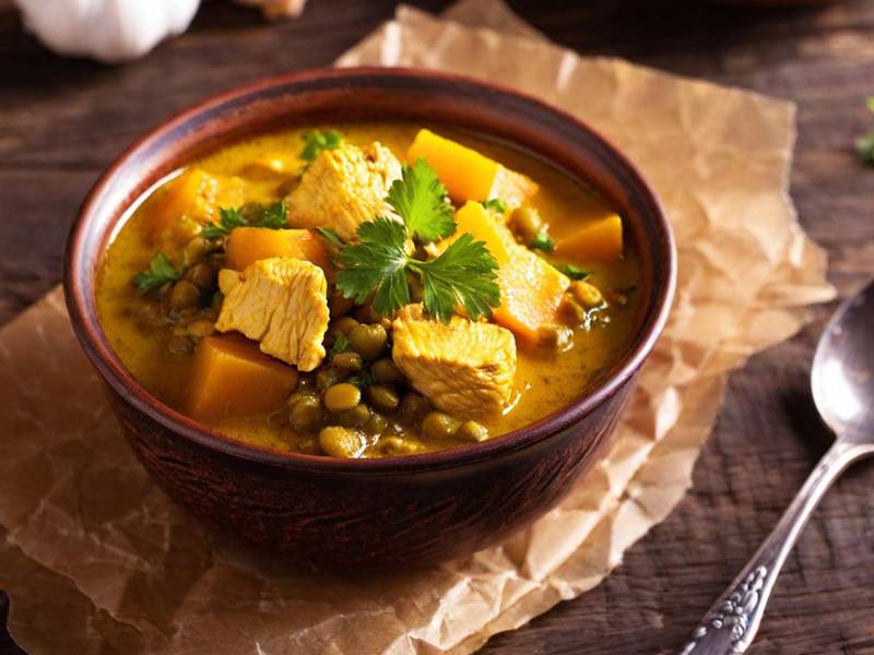  Kürbis-Linsen-Curry mit Hähnchen