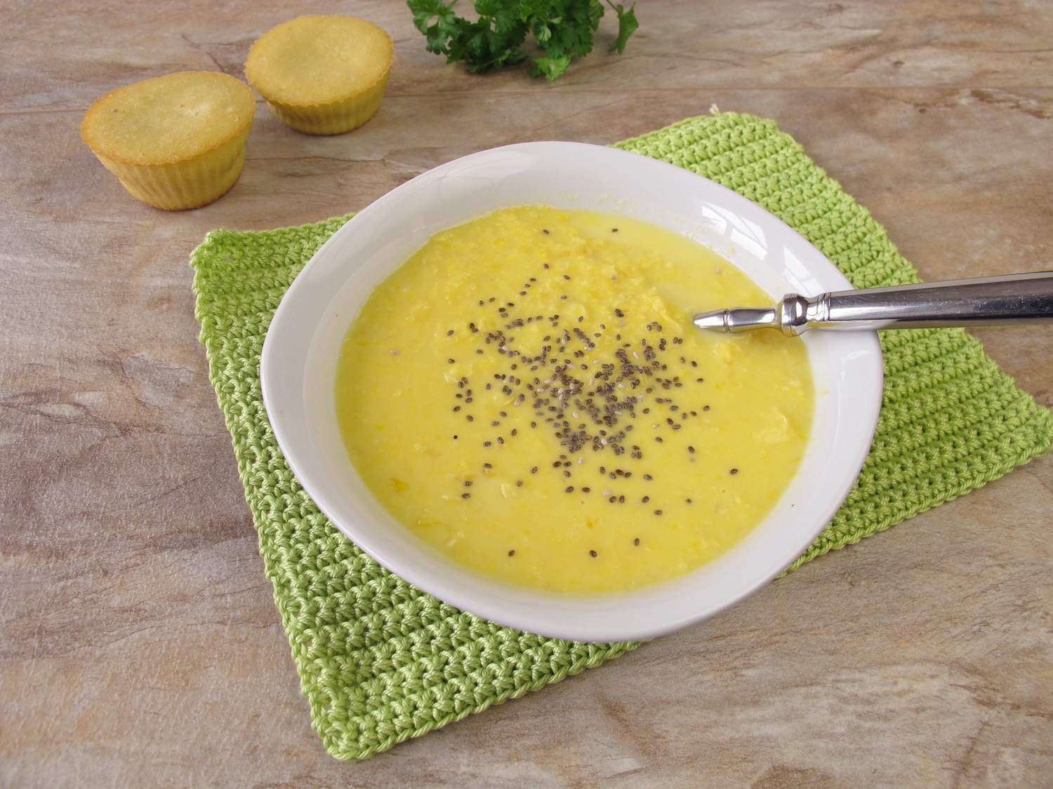 Maissuppe mit Chiasamen Bild