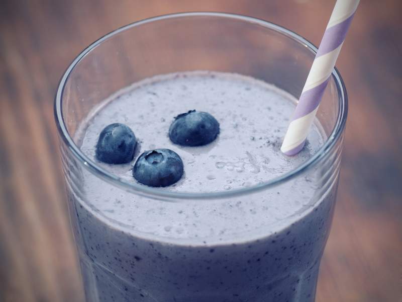 Blaubeer Molke Drink