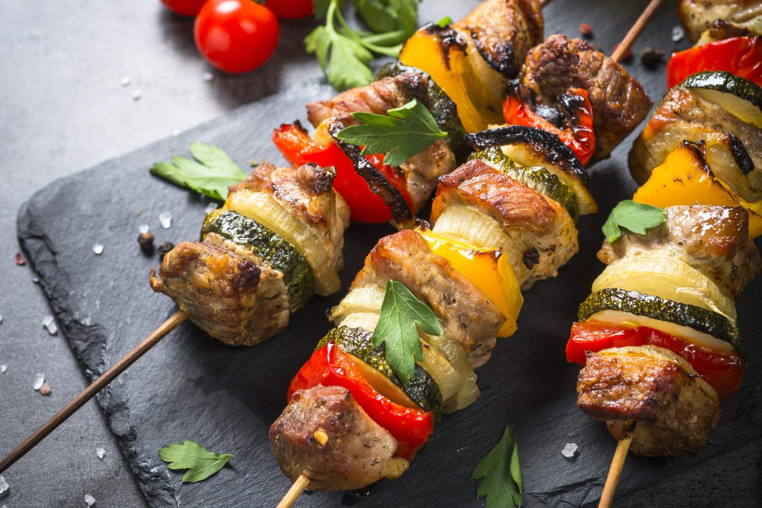 Paprika-Lamm-Spieße mit Konjaknudeln Bild