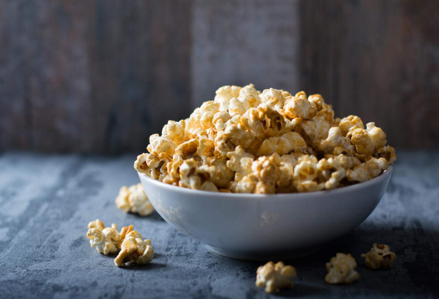 Popcorn im Topf Bild