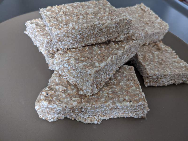 Amaranthriegel mit weißer Schokolade