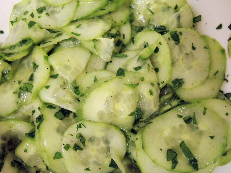 Gurkensalat ohne Sahne