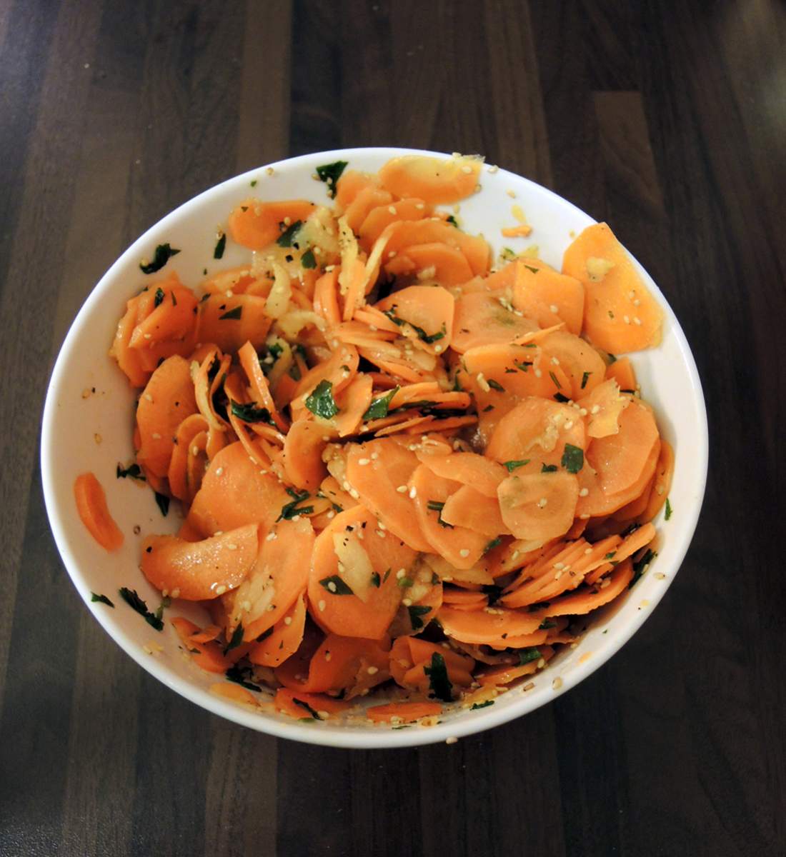 Möhren-Salat mit Apfel & Sesam Bild