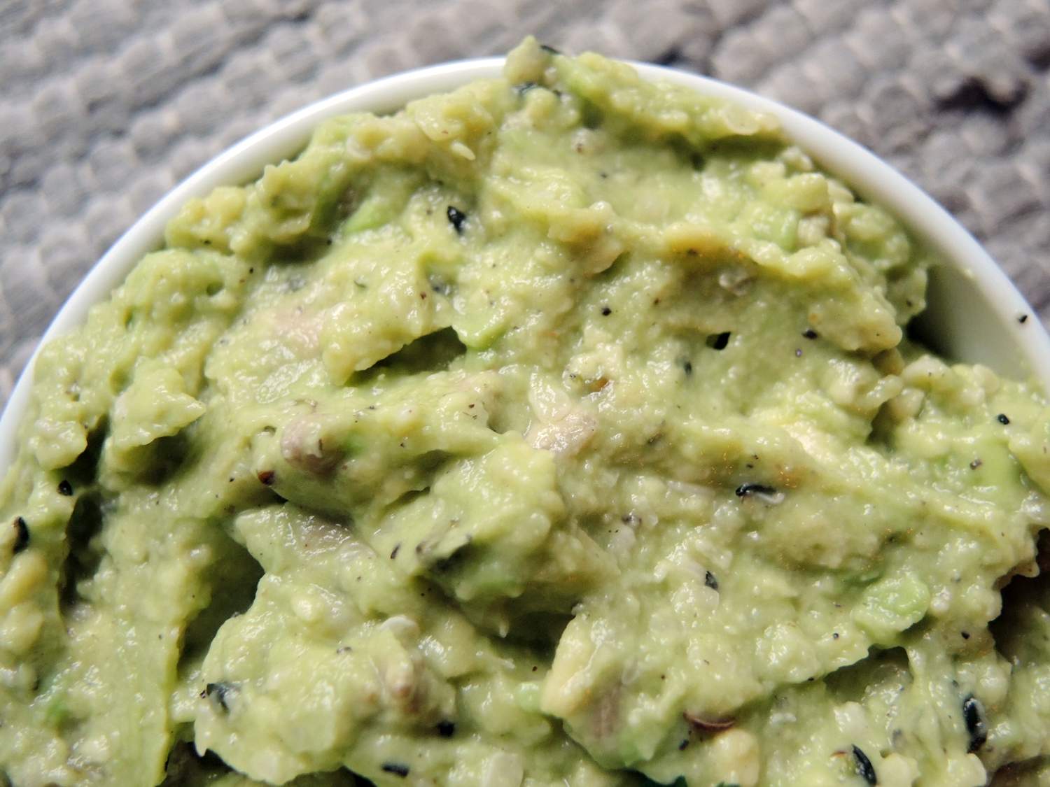 Avocado-Hanfsamen-Brotaufstrich mit Kümmel Bild