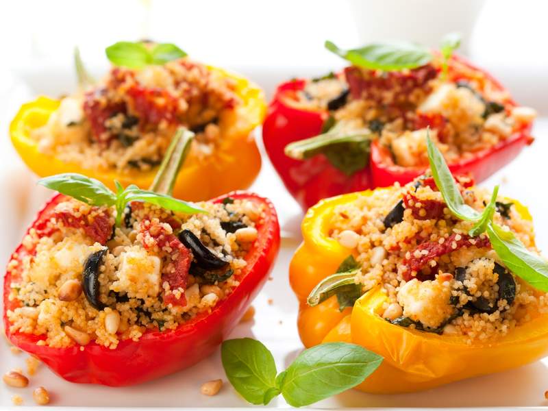 Mediterran gefüllte Paprika mit Hirse