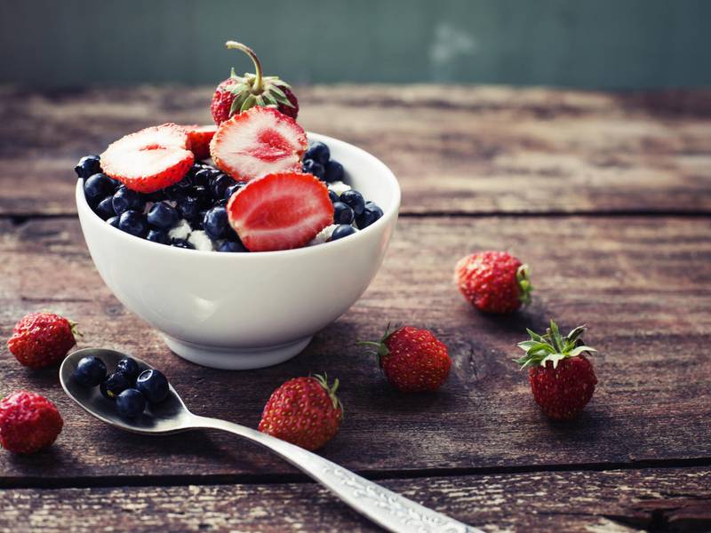 Flohsamen-Joghurt mit Beeren