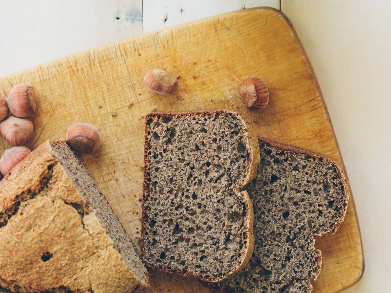 Nuss-Sesambrot ohne Gluten, Hefe und Milch