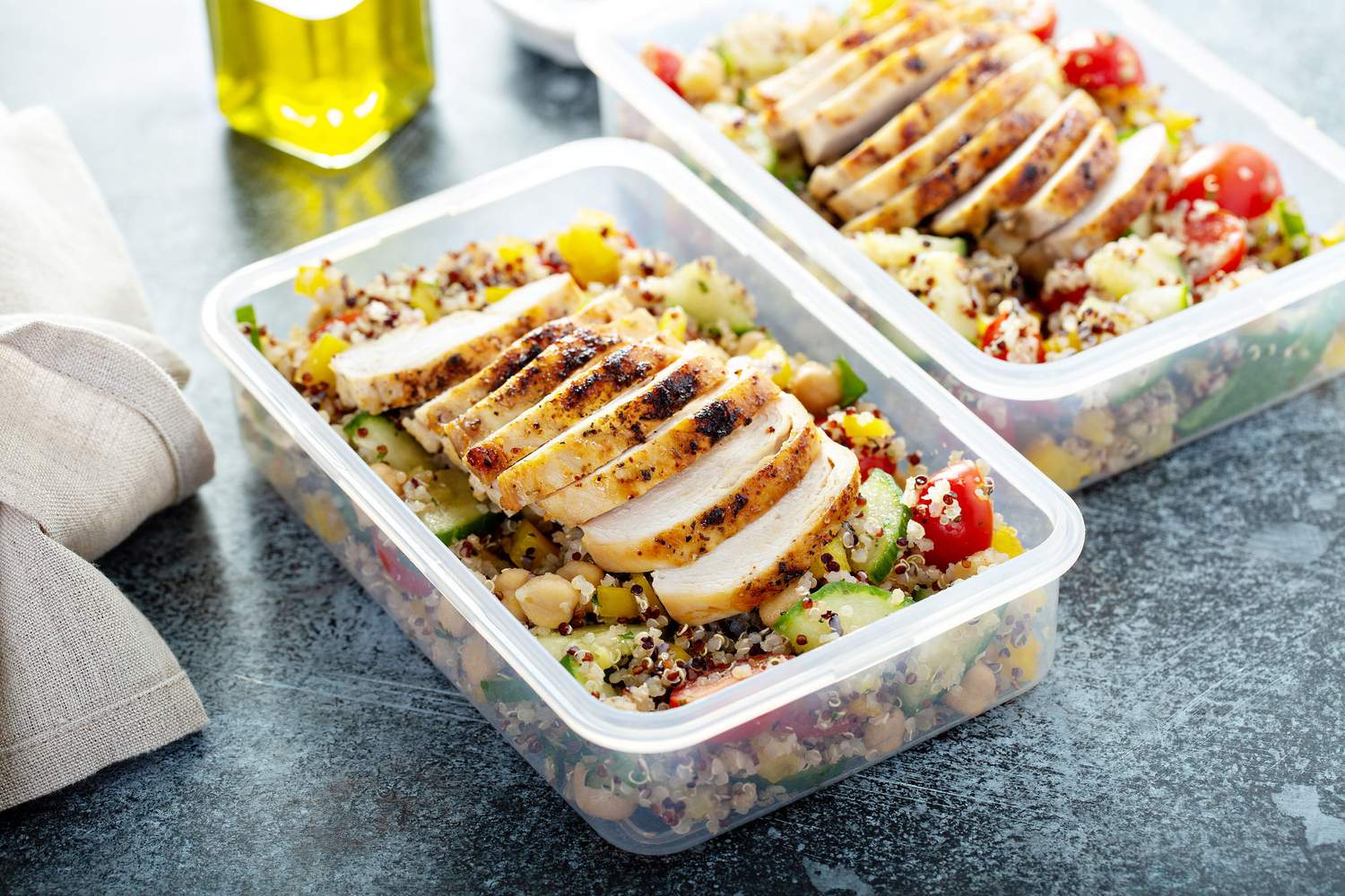 Zitronenhähnchen mit Quinoa-Paprika-Salat Bild