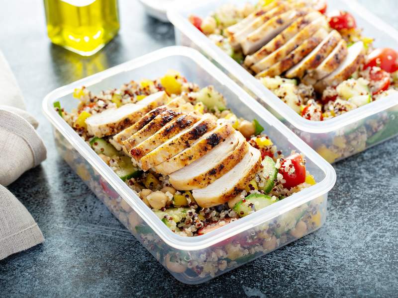 Zitronenhähnchen mit Quinoa-Paprika-Salat